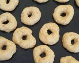A picture of step 3 of Baked dougnut with coconut iced.