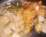 आलू शिमला मिर्च की सब्जी(aloo shimla mirch ki sabji recipe in hindi) रेसिपी चरण 3 फोटो