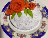 A picture of step 9 of Marie biscuit flowers 🌹.