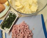 Sajtos-sonkás csirkemell tekercs recept fázis 1 fotója