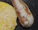 Foto del paso 4 de la receta: Perrito🌭caliente en "pan" de arepa🫓🌭🧀😜