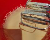 A picture of step 3 of Basic chocolat cake: normal and pimped.