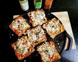 एक्झॉटिक व्हेज ब्रेड पिझ्झा (Exotic Bread Pizza Recipe In Marathi) रेसिपी स्टेप 2 फोटो 