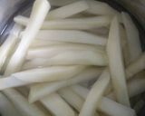 A picture of step 1 of Flower french fries.