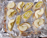 Foto del paso 2 de la receta: Tostas de maíz con manzana y cabrales