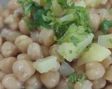 A picture of step 6 of Gol gappay 😋👍.