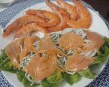 Foto del paso 7 de la receta: Cogollos de lechuga con gulas y salmón