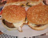 Foto del paso 4 de la receta: Hamburguesas completas mixtas con cebolla caramelizada