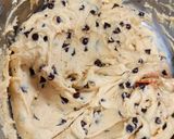 Foto langkah ke 4 dari resep Chocochips cookies vanila empuk.