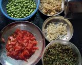 आलू गाजर की सब्जी(aloo gajar ki sabzi recipe in hindi) रेसिपी चरण 1 फोटो