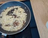 Foto del paso 1 de la receta: Salteado de acelgas y garbanzos en conservas