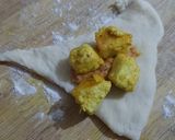 A picture of step 7 of Paneer zingy parcel.