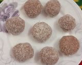 A picture of step 4 of Vegan carrot cake balls.