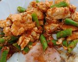 รูปขั้นตอนการทำที่ 4 ของ พริกแกงไก่ใข่ดาวน้ำ ง่ายๆสไตล์เด็กบ้าน #อาหารคลีน #ไม่ใส่น้ำมัน
