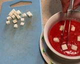 Foto del paso 5 de la receta: Crema fría de tomate y remolacha, queso tierno ahumado y olivada