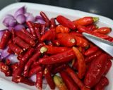Foto langkah ke 1 dari resep Sambal Bawang ala Bu Rudy Surabaya.
