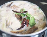 รูปขั้นตอนการทำที่ 4 ของ ต้มข่าปลาสลิด มะพร้าวอ่อน+เห็ดภูฐาน