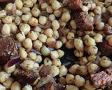 Foto del paso 5 de la receta: Garbanzos salteados con chorizo (albahaca, tomillo y orégano)
