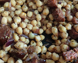 Foto del paso 5 de la receta: Garbanzos salteados con chorizo (albahaca, tomillo y orégano)