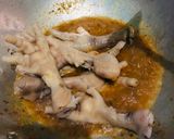 Foto langkah ke 4 dari resep Ceker Ayam Lunak Pedas Manis.