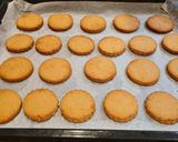Foto del paso 8 de la receta Galletas de turrón bañadas en chocolate blanco