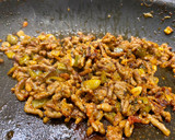 Foto del paso 2 de la receta: Nachos con carne, queso y chiles poblanos