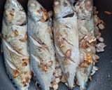Foto langkah ke 4 dari resep Ikan kembung kecap.