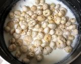 A picture of step 5 of Makhana Dates Kheer.