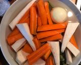 Húsleves csirkehusiból recept fázis 3 fotója