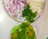 A picture of step 1 of Spicy Vegetable Salad.