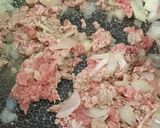 Gambar langkah 1 resipi Fettuccine Sos Tomato Cendawan Ber daging.