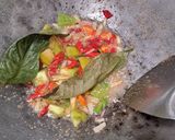 Foto langkah ke 3 dari resep Kentang Telur Kecap Pedas Manis.