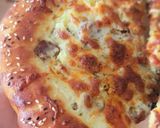 صورة لخطوة 4 من وصفة بيتزا بالصلصة البيضاء والتيركي🍕🍕