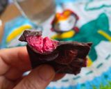 Foto del paso 7 de la receta: Chocolatín con cerezas 🍒 Falso chocolate helado con cerezas frescas 🍒low carb 🍫keto 🍫