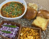 A picture of step 5 of Spicy misal Pav.