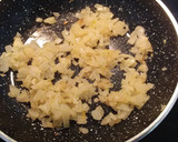 Foto del paso 3 de la receta: Tortilla de boniato, patata y cebolla