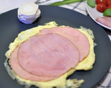 Foto del paso 1 de la receta: Rollitos de tortilla con jamón cocido y queso de cabra