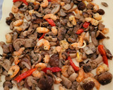Foto del paso 5 de la receta: Hojaldre relleno de setas y gambas