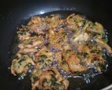 A picture of step 4 of Spinach Onion corn peas pakode.