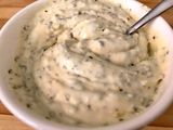 क्रीमी-ड्रीमी गार्लिक डिप(creamy dreamy garlic dip recipe in hindi)