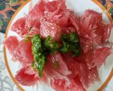 A picture of step 4 of Pink Pomelo with Green Chili Chutney.