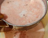 A picture of step 4 of Peak milk and melon drink.
