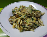 Foto del paso 2 de la receta: Revuelto champiñones, setas y calabacín 🍄🥒