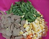 Foto langkah ke 1 dari resep Tumis Bakso Ceria.