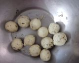A picture of step 3 of Crispy Gulab jamun Balls.