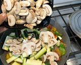 Foto del paso 12 de la receta: Fideos chinos con pollo y verduras