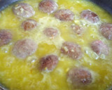 Foto del paso 3 de la receta: Salsa de azafrán para albóndigas