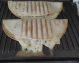 Une image de l'étape 4 de Tortillas façon panini.