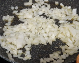 Foto del paso 1 de la receta: Huevos al horno con champiñones, jamón y rulo de cabra