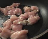 A picture of step 1 of Thai Green Curry.